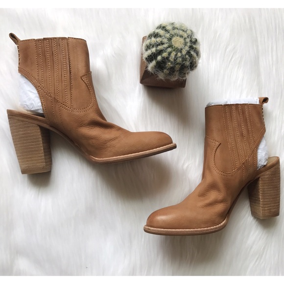 NIB Dolce Vita Jasper Ankle Bootie - Picture 3 of 3